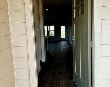 115 Bethpage Dr - Photo Thumbnail 2