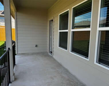 115 Bethpage Dr - Photo Thumbnail 30