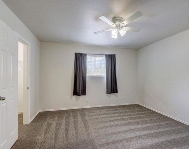 16608 Shipshaw River Dr - Photo Thumbnail 34