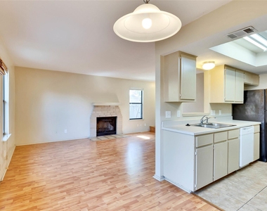 8806 Springmail Cir - Photo Thumbnail 10