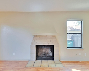 8806 Springmail Cir - Photo Thumbnail 5
