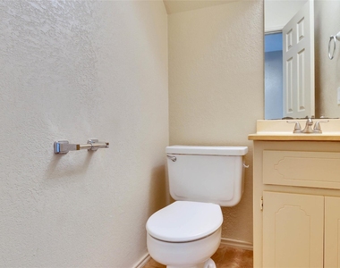 8806 Springmail Cir - Photo Thumbnail 12