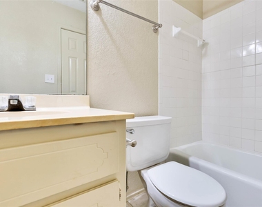 8806 Springmail Cir - Photo Thumbnail 20