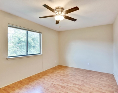 8806 Springmail Cir - Photo Thumbnail 17