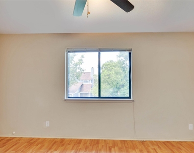 8806 Springmail Cir - Photo Thumbnail 18