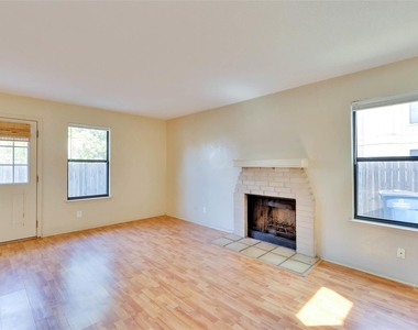 8806 Springmail Cir - Photo Thumbnail 6