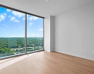 44 East Ave - Photo Thumbnail 14
