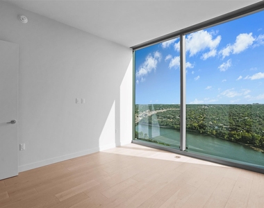 44 East Ave - Photo Thumbnail 13