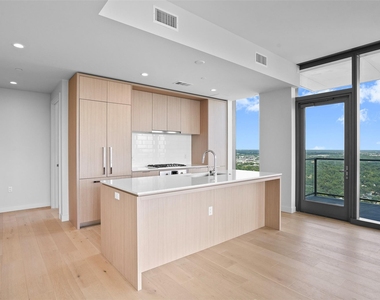 44 East Ave - Photo Thumbnail 5