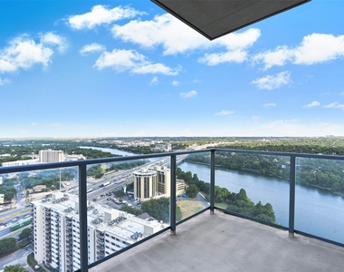 44 East Ave - Photo Thumbnail 10