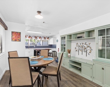 9820 Briar Ridge Dr - Photo Thumbnail 2