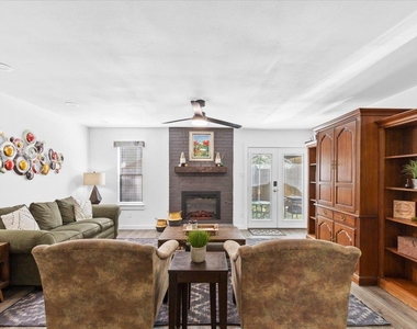 9820 Briar Ridge Dr - Photo Thumbnail 1