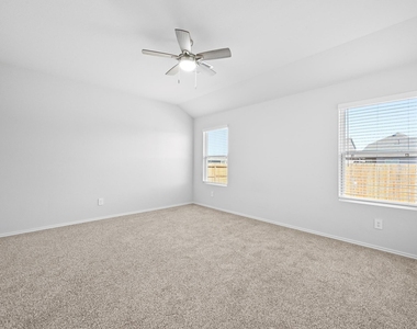 1806 Windsor Blvd - Photo Thumbnail 13