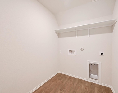 1806 Windsor Blvd - Photo Thumbnail 22