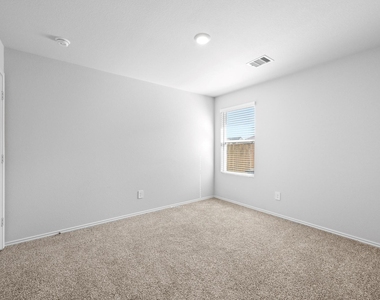 1806 Windsor Blvd - Photo Thumbnail 20