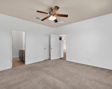 2627 Garlic Creek Dr - Photo Thumbnail 12