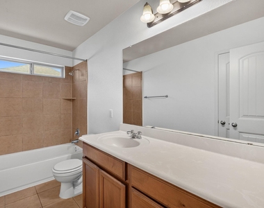 2627 Garlic Creek Dr - Photo Thumbnail 24