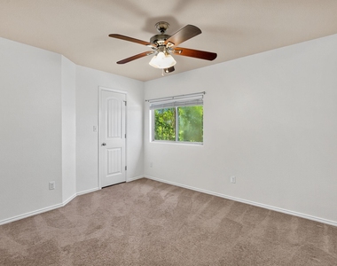 2627 Garlic Creek Dr - Photo Thumbnail 27