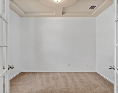 2627 Garlic Creek Dr - Photo Thumbnail 17