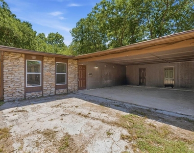 1911 Hearthside Dr - Photo Thumbnail 1