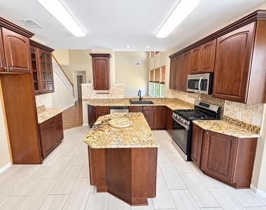 16827 Tortoise St - Photo Thumbnail 4