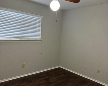 11715 Birchbark St - Photo Thumbnail 16