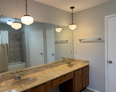 11715 Birchbark St - Photo Thumbnail 12