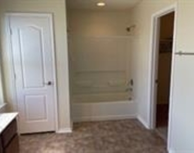 6113 Randleman Dr - Photo Thumbnail 9