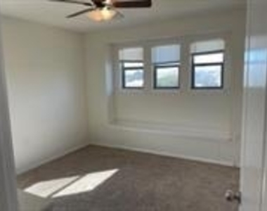 6113 Randleman Dr - Photo Thumbnail 5