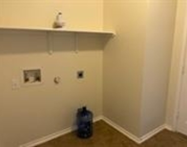 6113 Randleman Dr - Photo Thumbnail 14