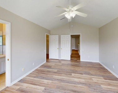 7990 Baymeadows Road E - Photo Thumbnail 8