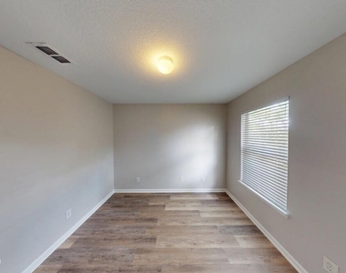 7990 Baymeadows Road E - Photo Thumbnail 13