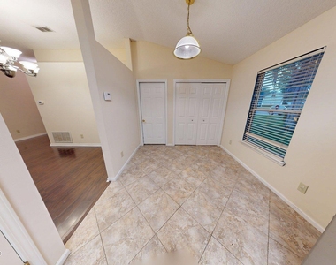 1120 Andrea Way - Photo Thumbnail 12