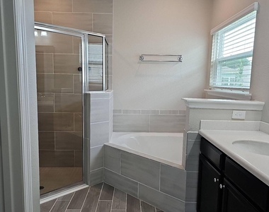 3918 Pickering Court - Photo Thumbnail 6