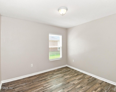2132 Tyson Lake Drive - Photo Thumbnail 9