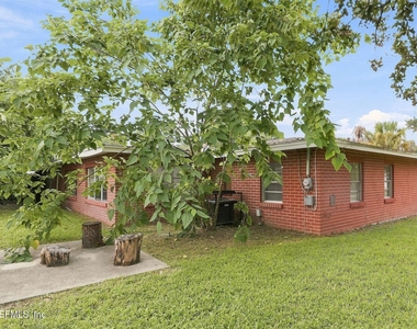 5716 Banyan Drive - Photo Thumbnail 14