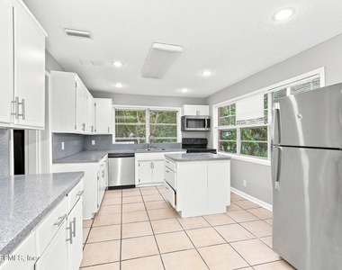 5716 Banyan Drive - Photo Thumbnail 4