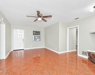 5716 Banyan Drive - Photo Thumbnail 2