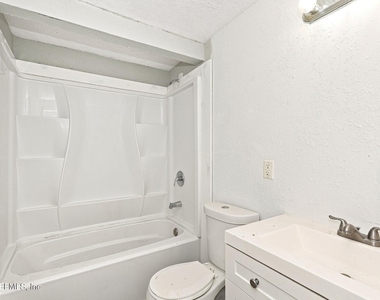 1106 Easy Street - Photo Thumbnail 12
