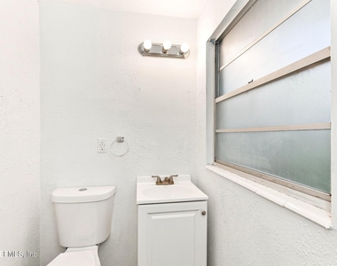 1106 Easy Street - Photo Thumbnail 13