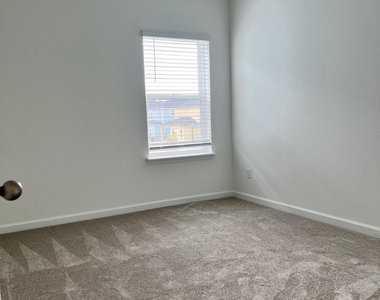 103 Brookgreen Way - Photo Thumbnail 18