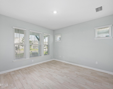 812 Windley Drive - Photo Thumbnail 4