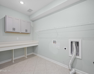 812 Windley Drive - Photo Thumbnail 9