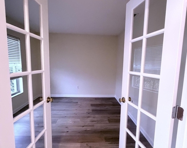 139 Forrester Place - Photo Thumbnail 5
