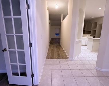 139 Forrester Place - Photo Thumbnail 4