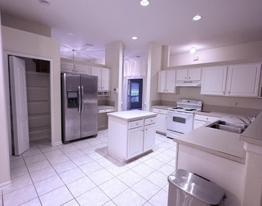 139 Forrester Place - Photo Thumbnail 6