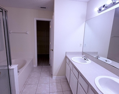 139 Forrester Place - Photo Thumbnail 20