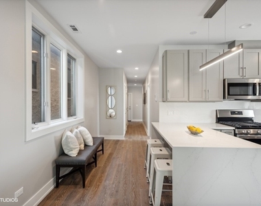 4824 S Champlain Avenue - Photo Thumbnail 10