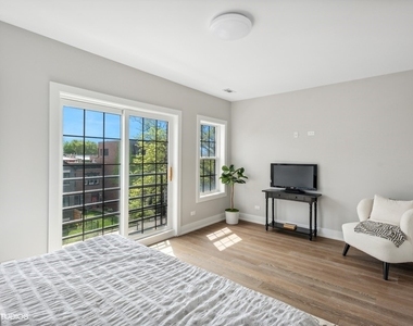 4824 S Champlain Avenue - Photo Thumbnail 18