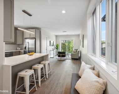 4824 S Champlain Avenue - Photo Thumbnail 1